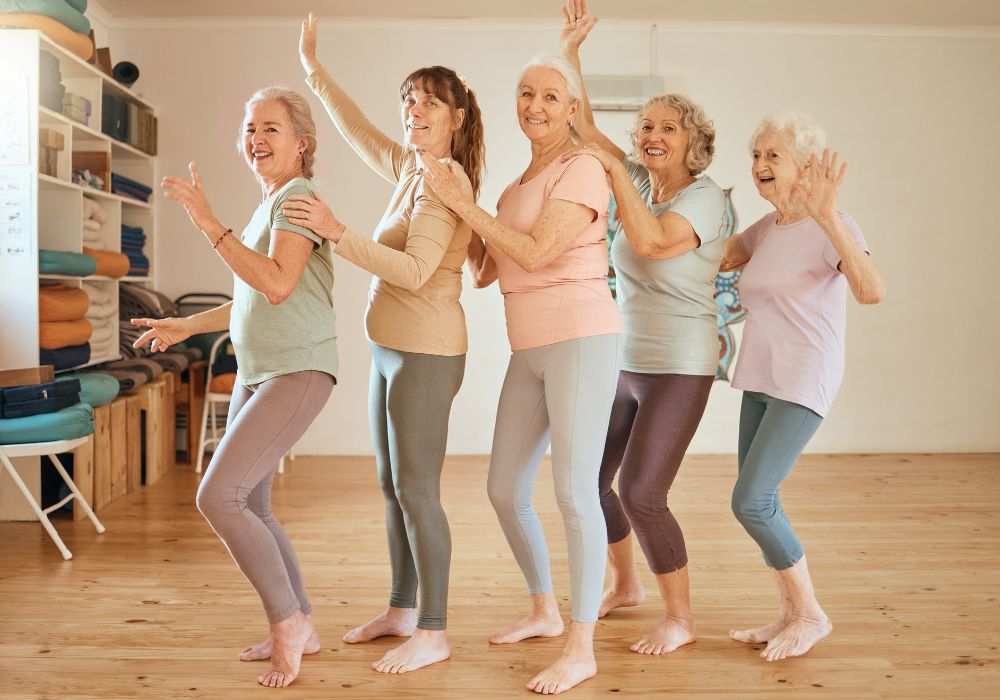 Seniorinnen genießen gemeinsamen Sport