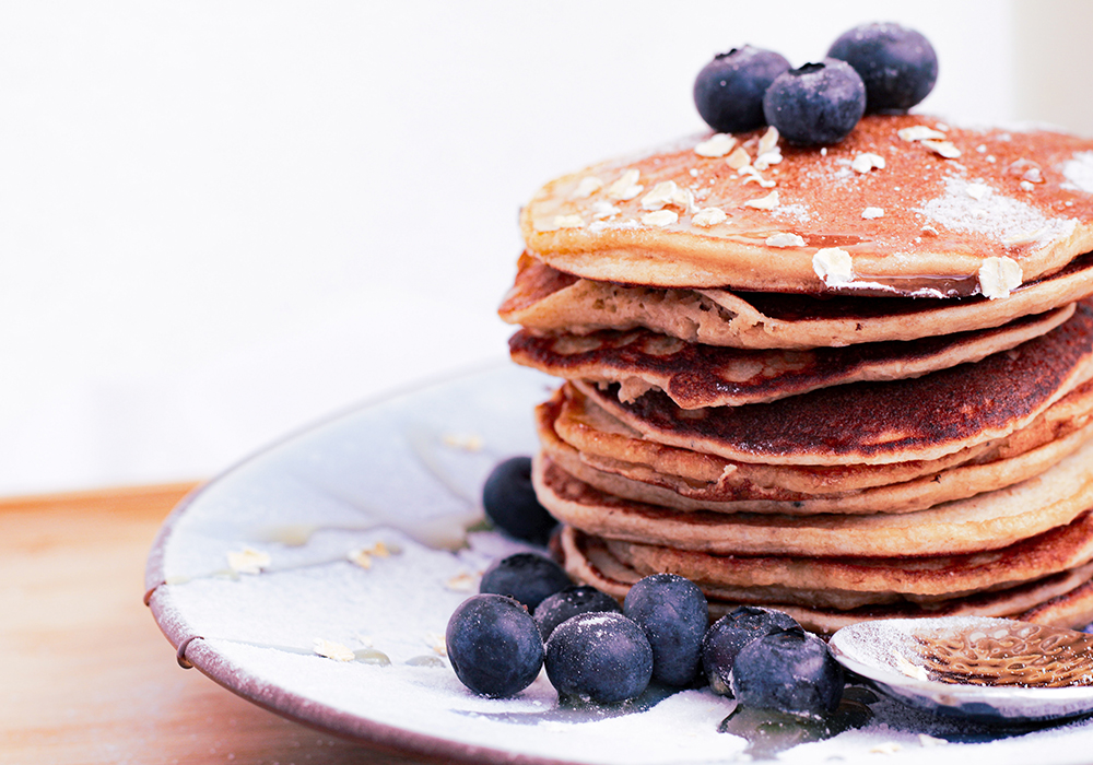 Pancakes mit Blaubeere und Nüssen