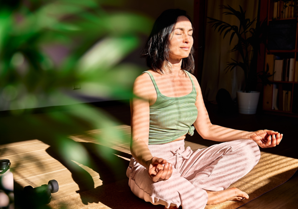 Frau in Balance beim Yoga