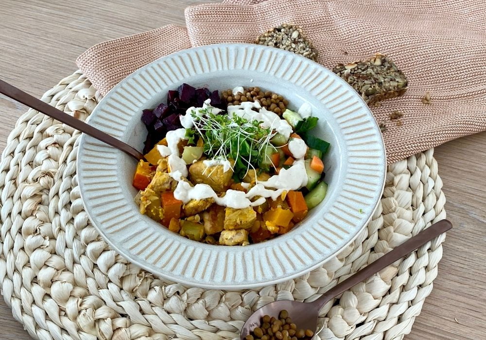 Protein Bowl mit Tempeh und Cashewmayonaise
